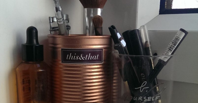 Decoration Ideas Using Old Paint Tins (1)